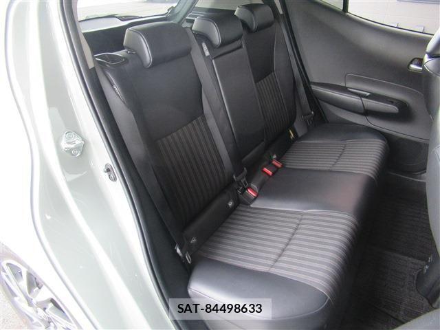 Toyota AQUA 2023-08 8097954-12