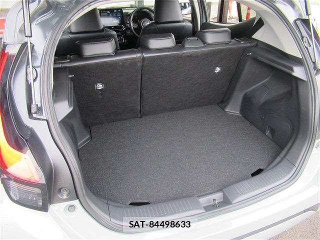 Toyota AQUA 2023-08 8097954-13