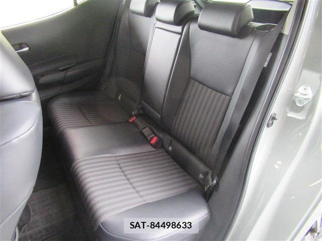 Toyota AQUA 2023-08 8097954-15