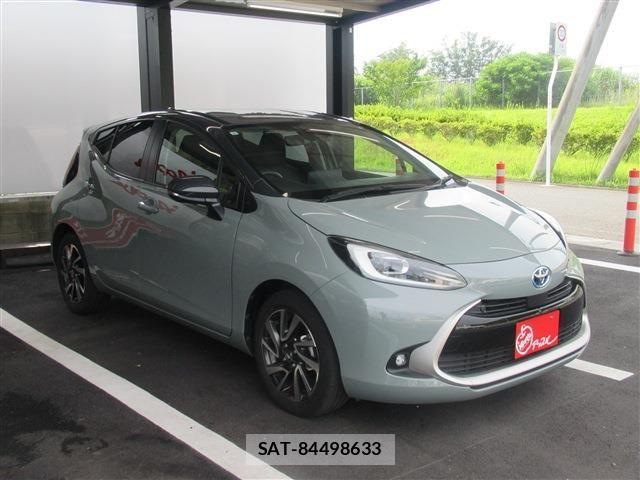 Toyota AQUA 2023-08 8097954-2