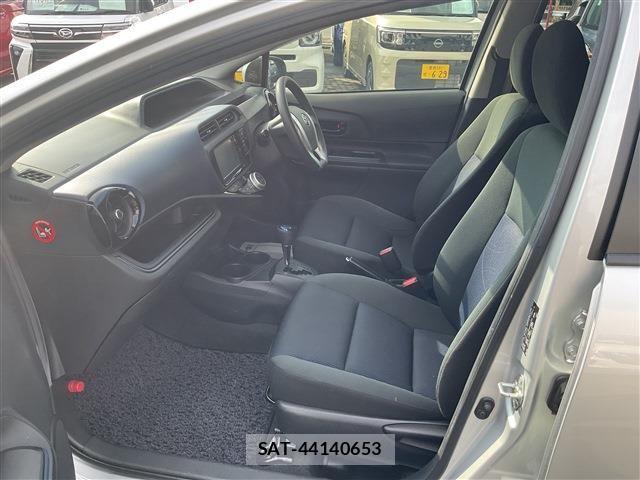 Toyota AQUA 2015-08 8097985-14