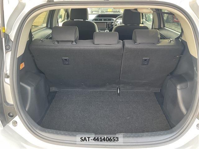 Toyota AQUA 2015-08 8097985-17