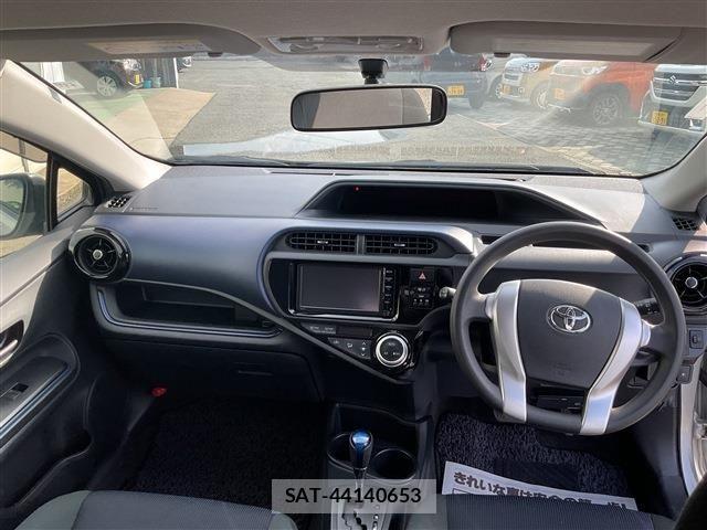 Toyota AQUA 2015-08 8097985-1