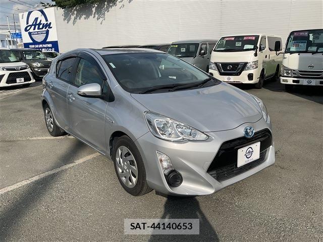Toyota AQUA 2015-08 8097985-21