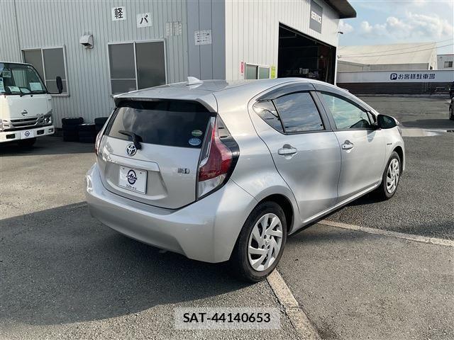 Toyota AQUA 2015-08 8097985-5
