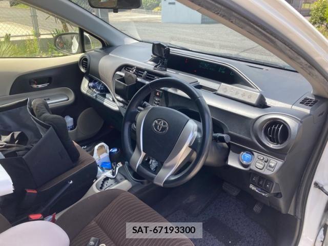 Toyota AQUA 2012-06 8098001-9