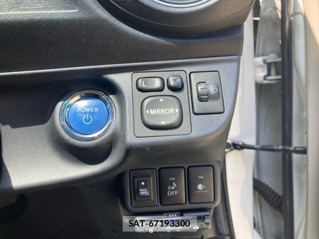 Toyota AQUA 2012-06 8098001-11