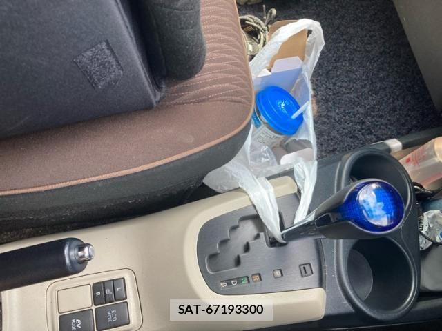 Toyota AQUA 2012-06 8098001-14