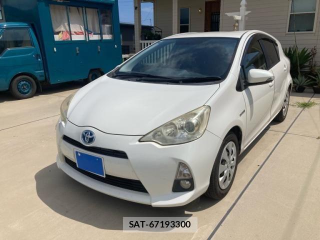 Toyota AQUA 2012-06 8098001-1