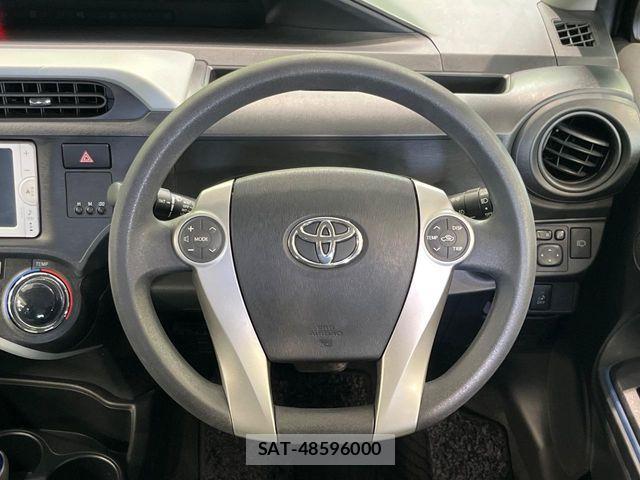 Toyota AQUA 2014-07 8128907-10