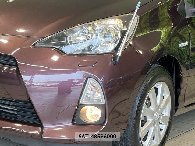 Toyota AQUA 2014-07 8128907-12
