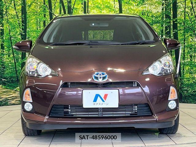 Toyota AQUA 2014-07 8128907-13