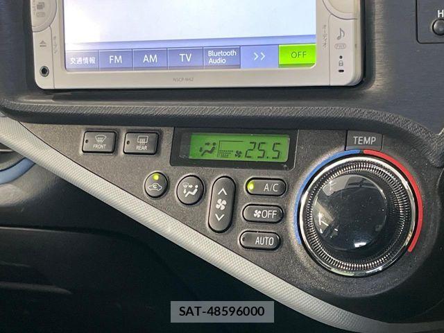 Toyota AQUA 2014-07 8128907-5