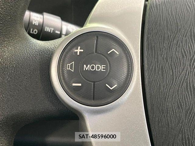 Toyota AQUA 2014-07 8128907-6