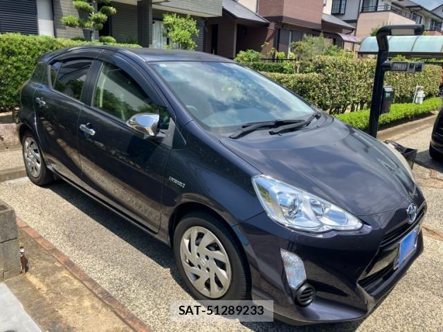 Toyota AQUA 2015-08 8128909-0