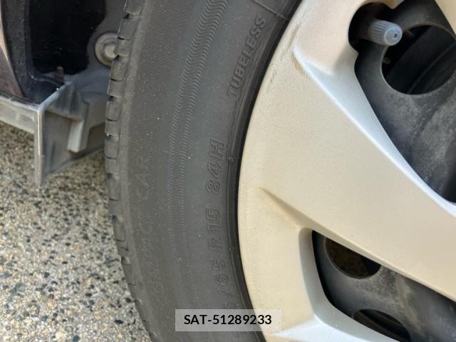 Toyota AQUA 2015-08 8128909-11