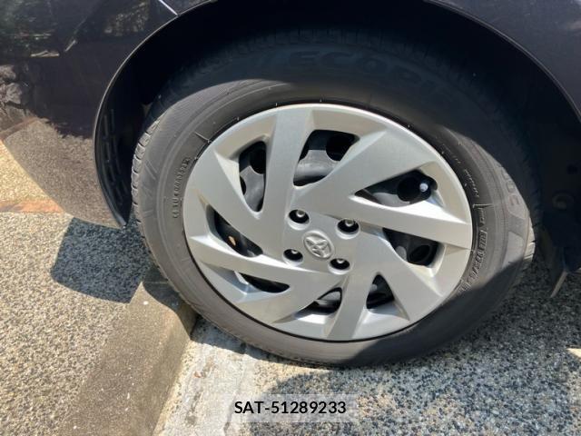 Toyota AQUA 2015-08 8128909-14