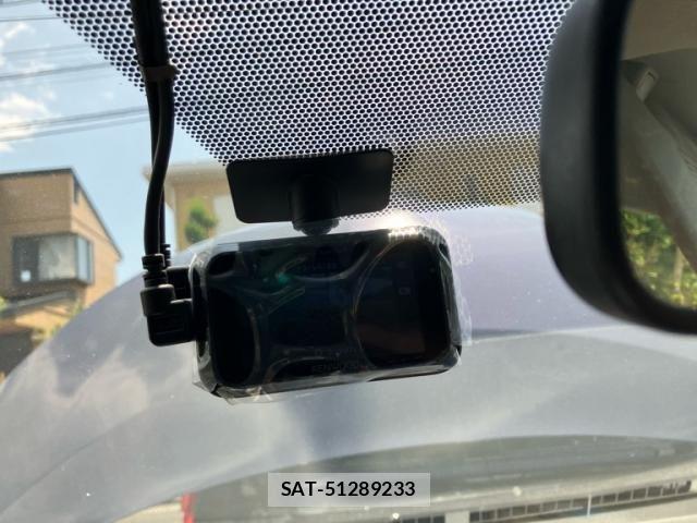 Toyota AQUA 2015-08 8128909-17