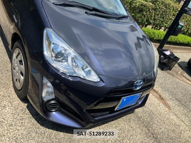 Toyota AQUA 2015-08 8128909-1