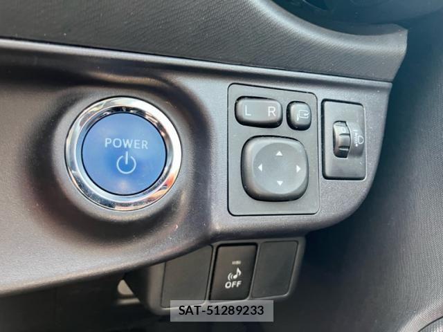 Toyota AQUA 2015-08 8128909-19