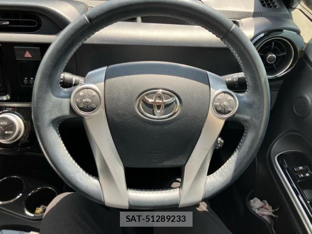 Toyota AQUA 2015-08 8128909-20