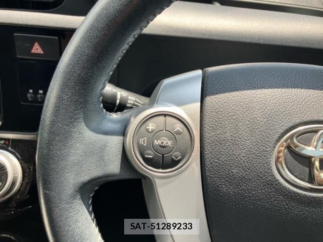 Toyota AQUA 2015-08 8128909-21