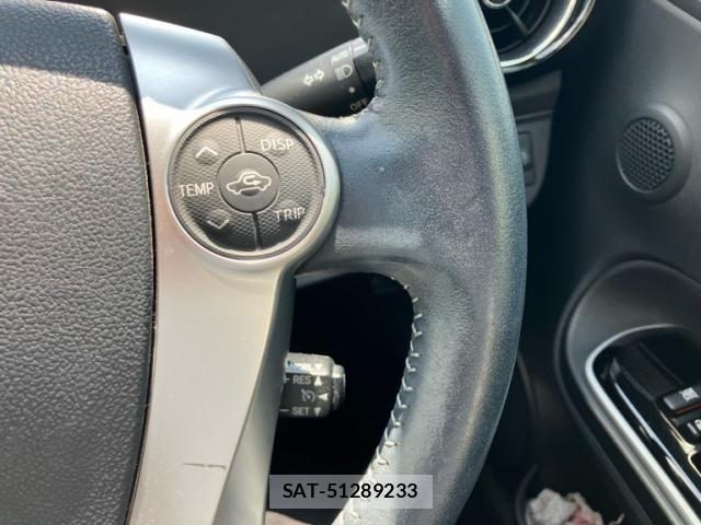 Toyota AQUA 2015-08 8128909-22