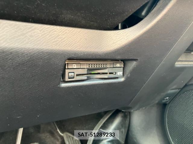 Toyota AQUA 2015-08 8128909-23