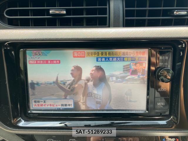 Toyota AQUA 2015-08 8128909-26