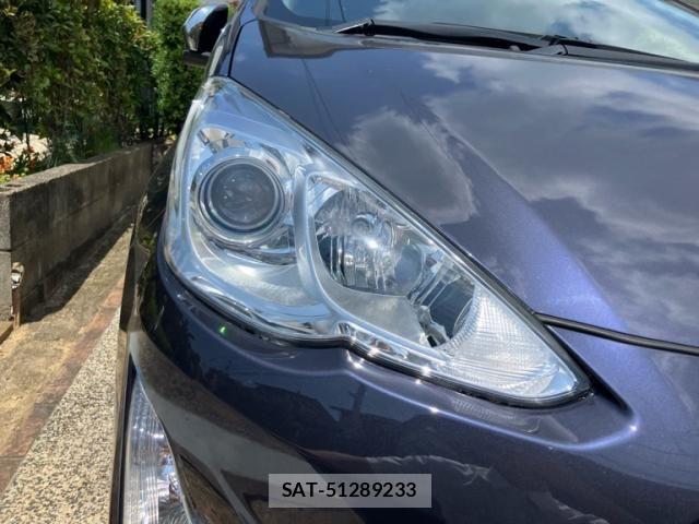 Toyota AQUA 2015-08 8128909-2