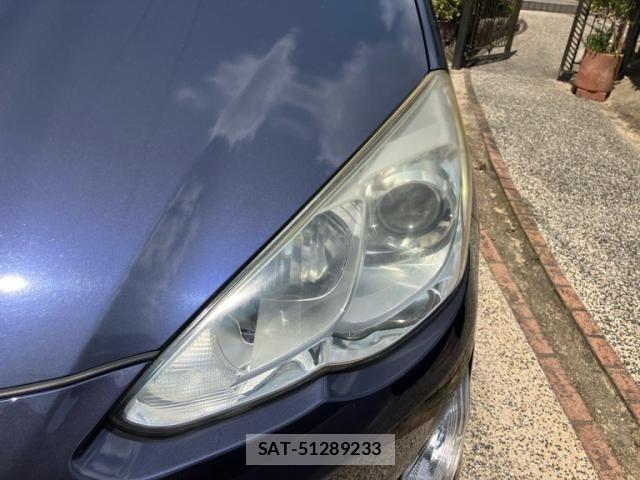 Toyota AQUA 2015-08 8128909-3