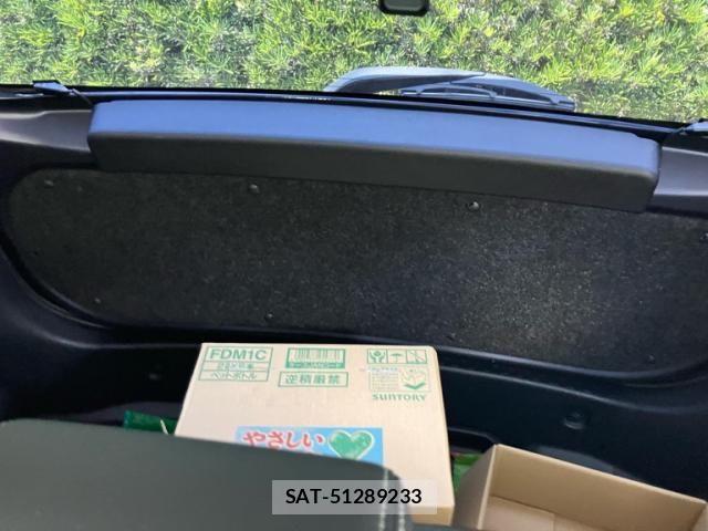 Toyota AQUA 2015-08 8128909-8