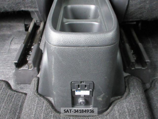 Toyota AQUA 2023-05 8128863-15