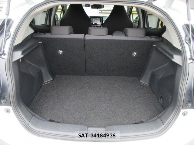 Toyota AQUA 2023-05 8128863-16