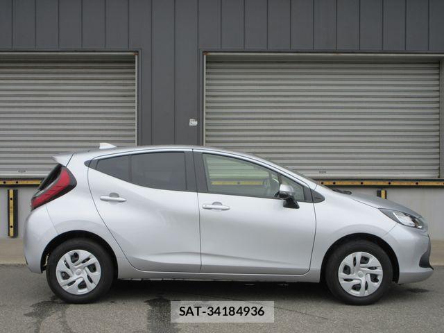Toyota AQUA 2023-05 8128863-21