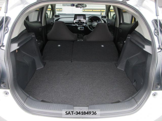 Toyota AQUA 2023-05 8128863-28