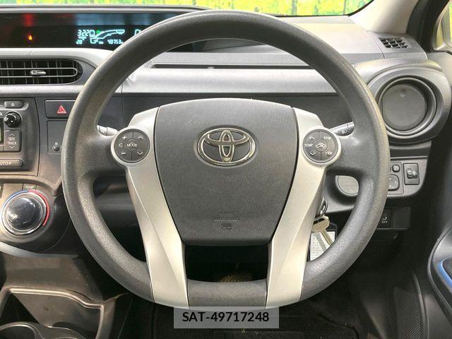 Toyota AQUA 2014-04 8128906-10