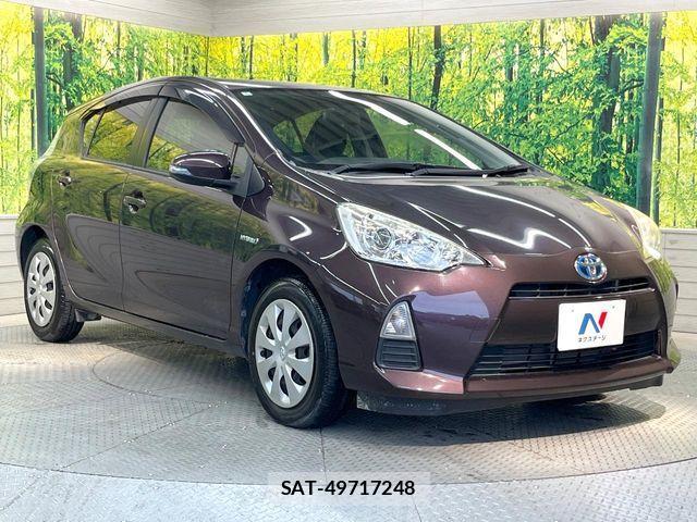 Toyota AQUA 2014-04 8128906-15