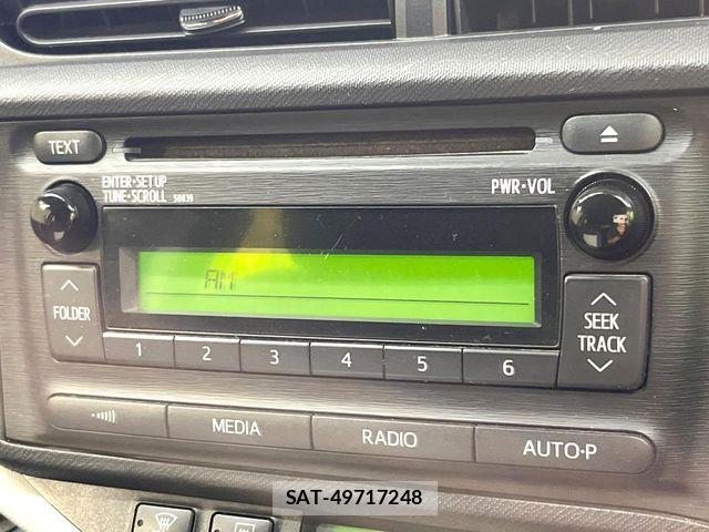 Toyota AQUA 2014-04 8128906-2