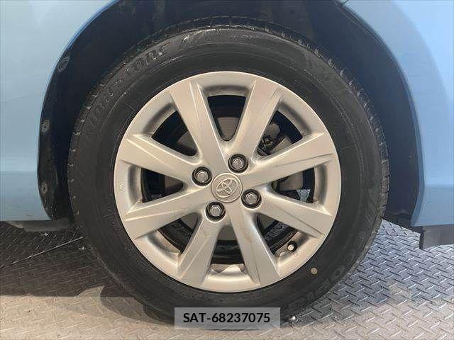 Toyota AQUA 2015-02 8128908-16