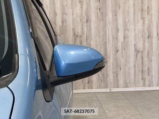 Toyota AQUA 2015-02 8128908-24