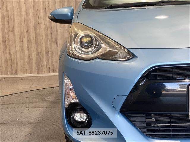 Toyota AQUA 2015-02 8128908-27