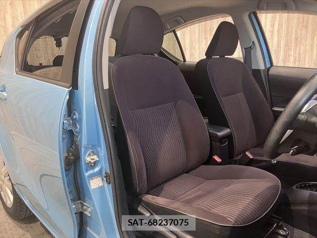 Toyota AQUA 2015-02 8128908-8