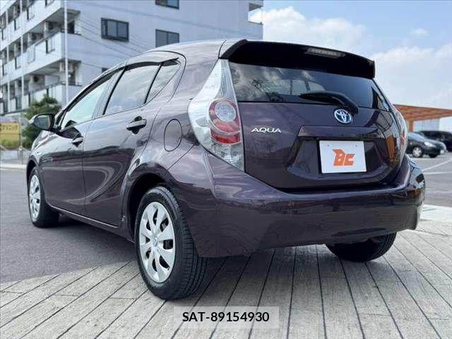 Toyota AQUA 2014-04 8128905-12