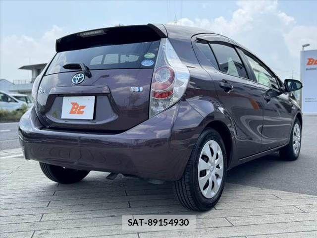 Toyota AQUA 2014-04 8128905-14