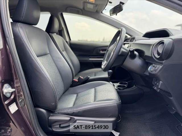 Toyota AQUA 2014-04 8128905-15