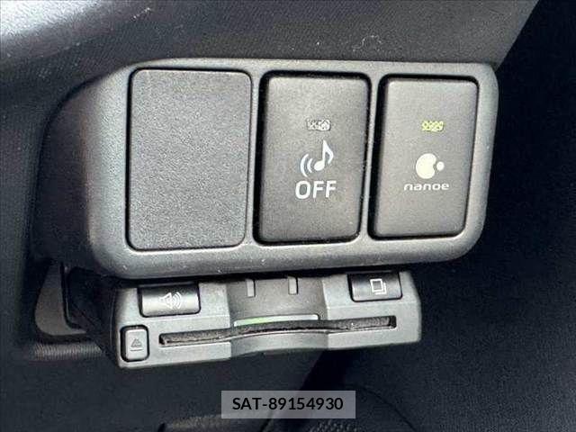 Toyota AQUA 2014-04 8128905-23