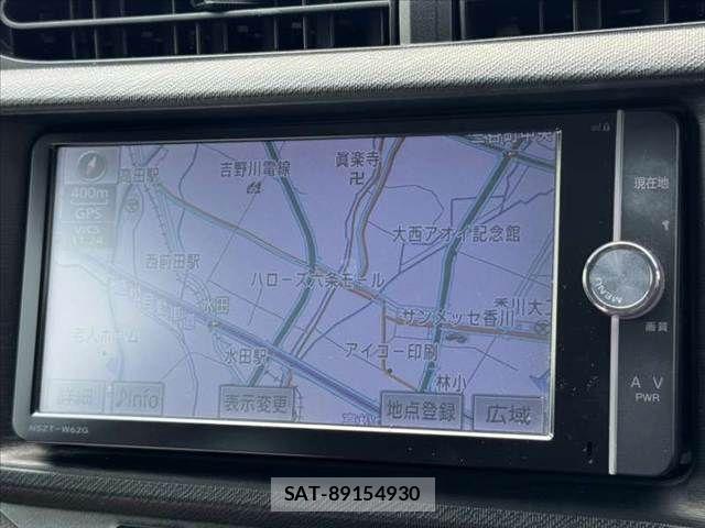 Toyota AQUA 2014-04 8128905-2