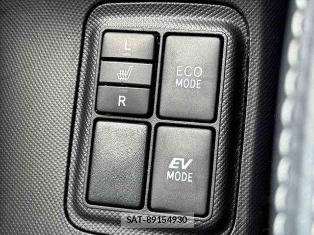 Toyota AQUA 2014-04 8128905-6