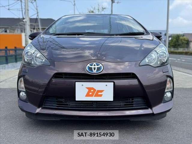 Toyota AQUA 2014-04 8128905-8